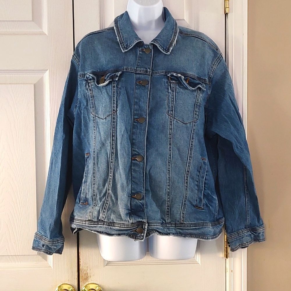 Universal Thread  distressed jean jacket   Sz L - Picture 1 of 6